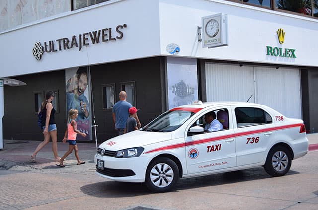 Defiende Imoveqroo “permisos municipales” de taxis en Cozumel