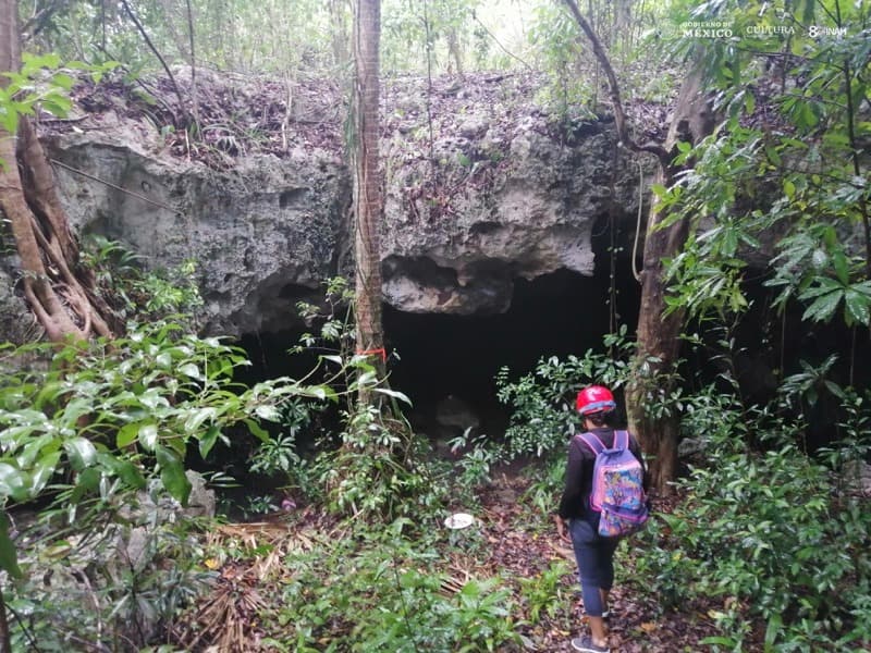 Bautizan descubrimiento en Playa como “Cueva del Templo de La Estalagmita”
