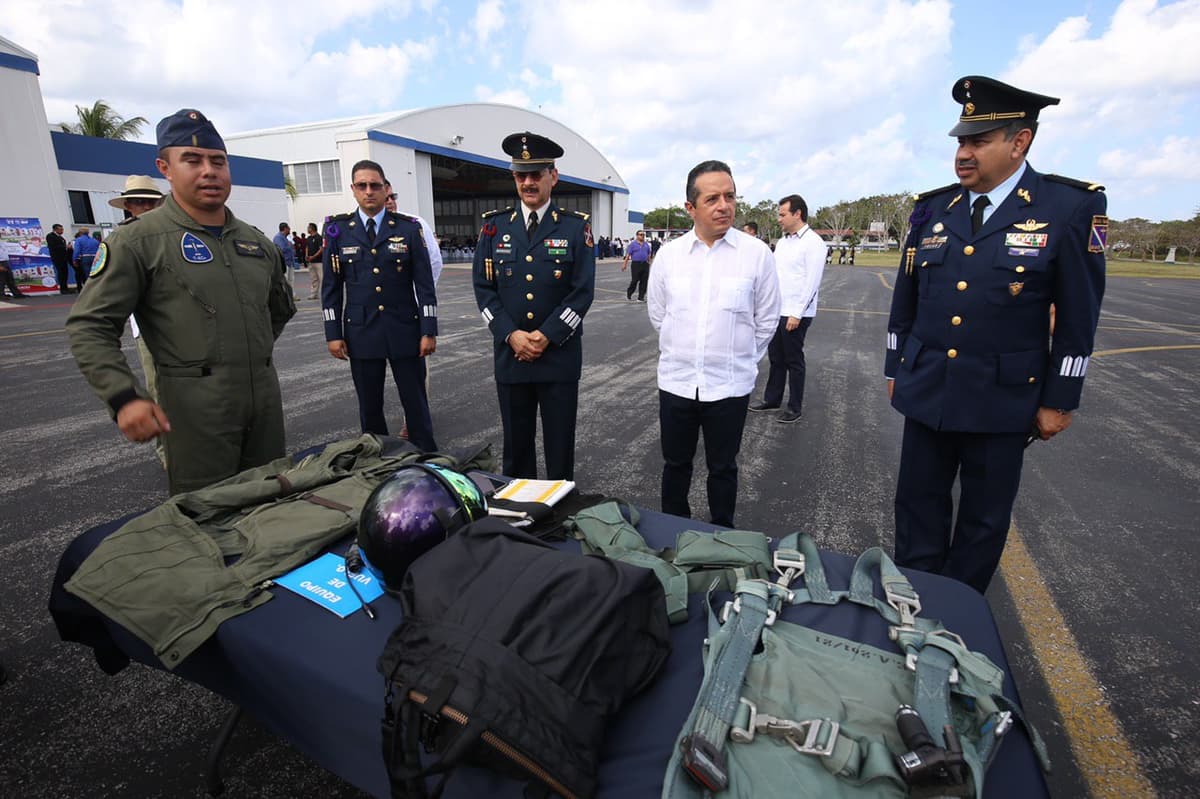 Conmemora Carlos Joaquín el 105 aniversario de la Fuerza Aérea Mexicana