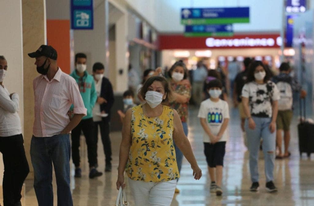 Cancún rompe récord de operaciones aéreas y trabaja en un turismo responsable