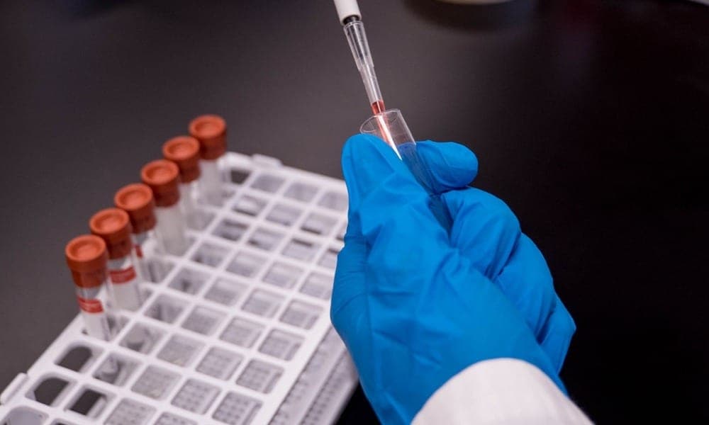 Denuncian que directivos fueron vacunados para Covid-19 y no el personal médico