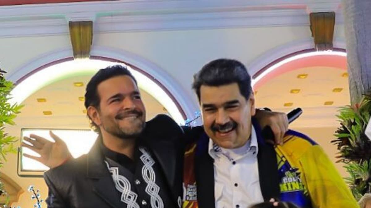VIDEO: Pablo Montero le canta a Nicolás Maduro 'Las Mañanitas' por su cumpleaños