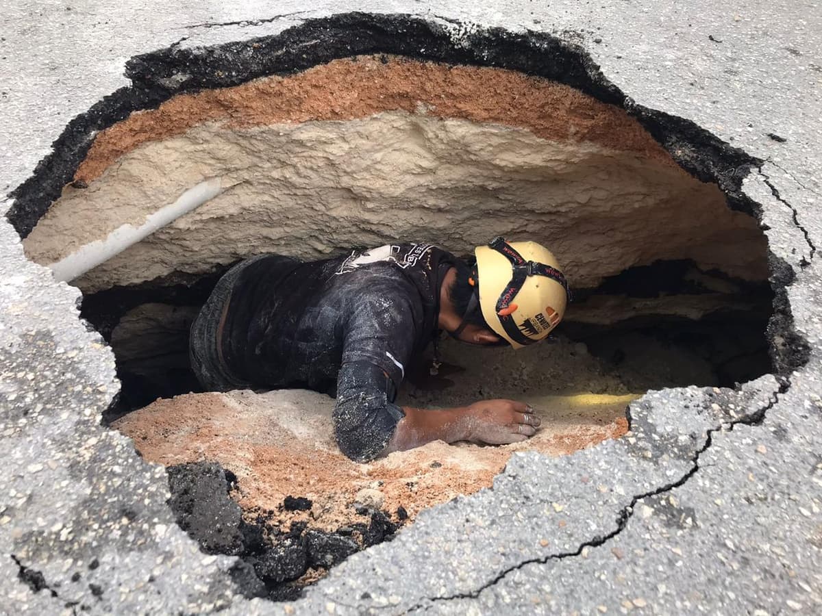 Descartan existencia de nueva caverna tras aparición de socavón en Playa del Carmen
