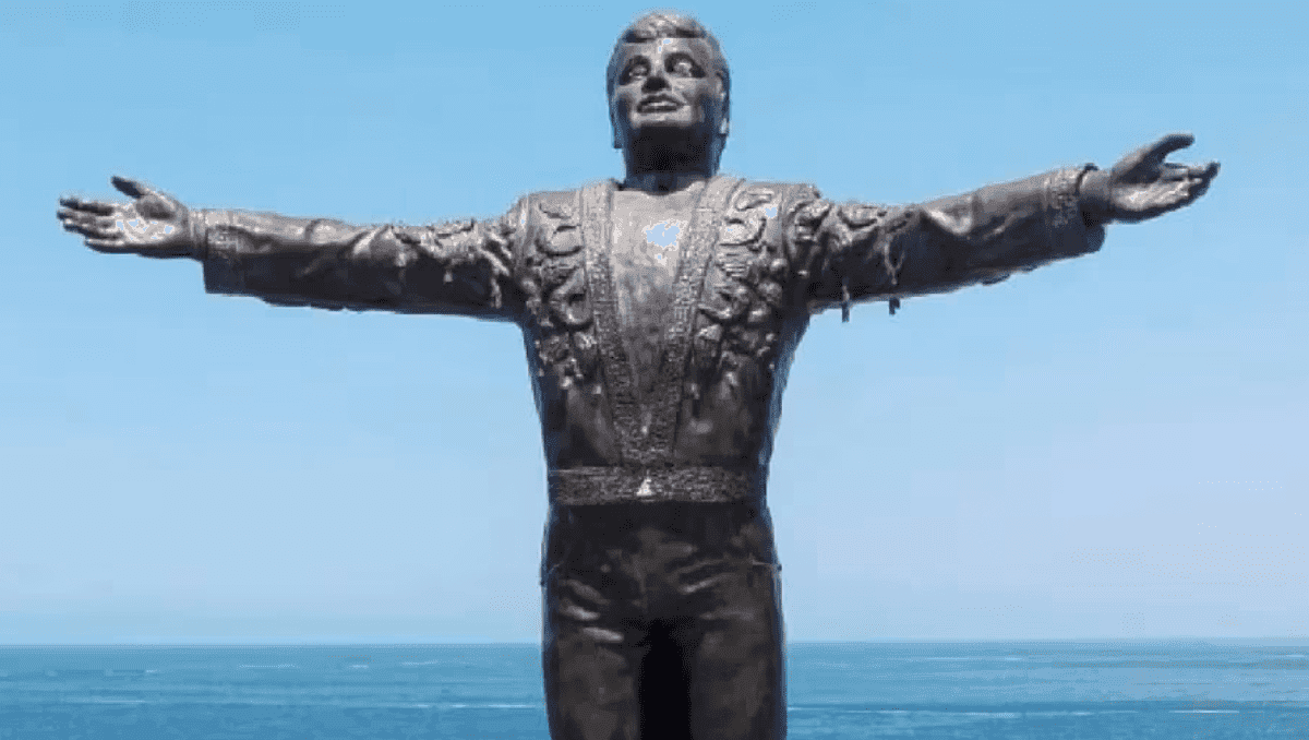 Desapareció 'misteriosamente' la estatua de Juan Gabriel en Acapulco