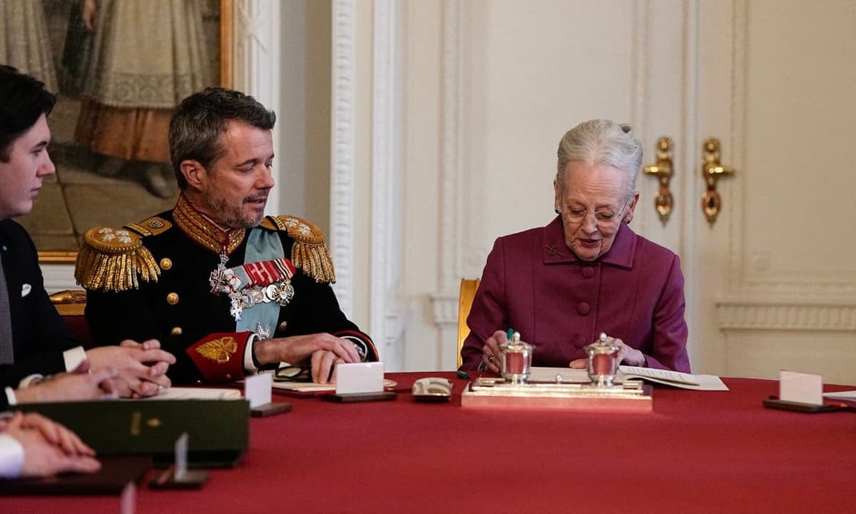 Margarita de Dinamarca pone fin a una era y abdica a favor de su hijo, el nuevo Rey Federico X