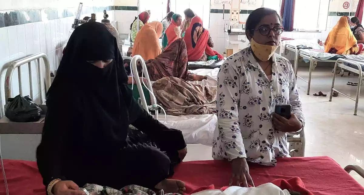 Mueren quemados 7 bebés por incendio en hospital en la India