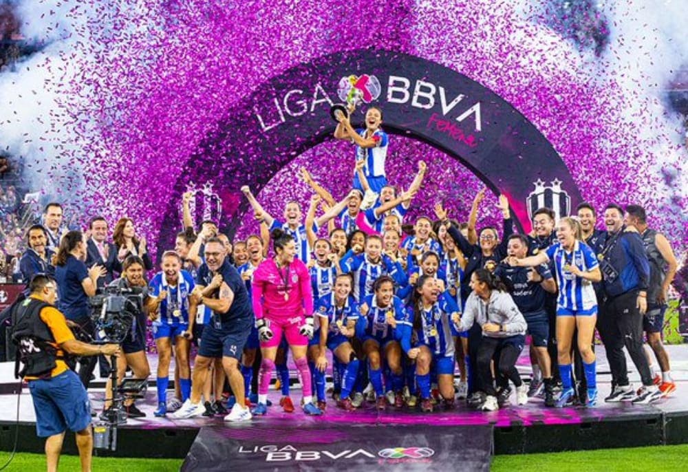Rayadas vence al América en los penales y se titula campeón de la Liga MX femenil