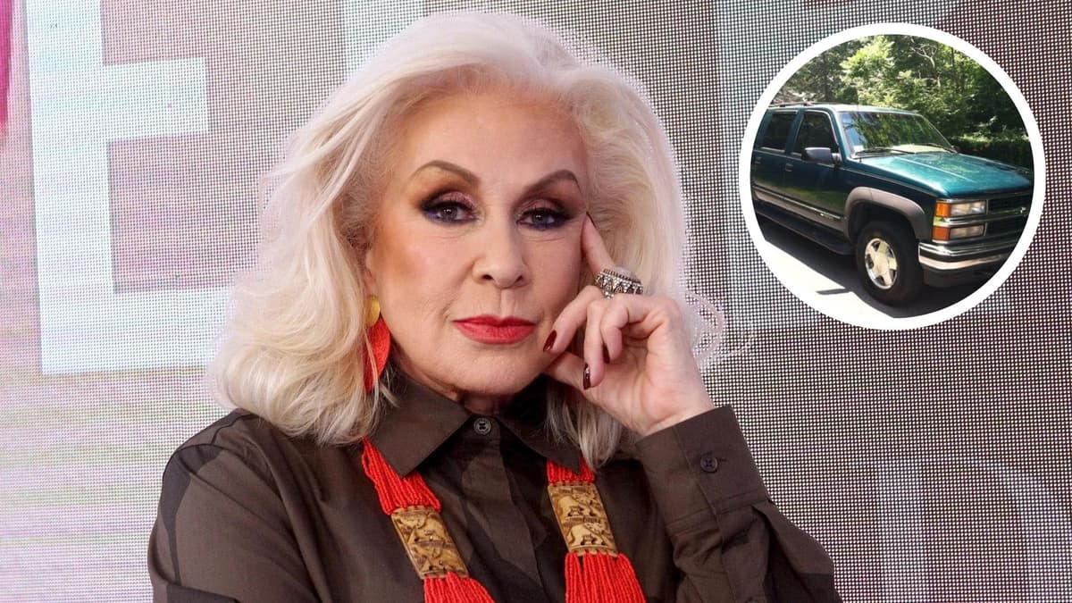 Critican a Laura Zapata por conducir vehículo sin placas en la CDMX