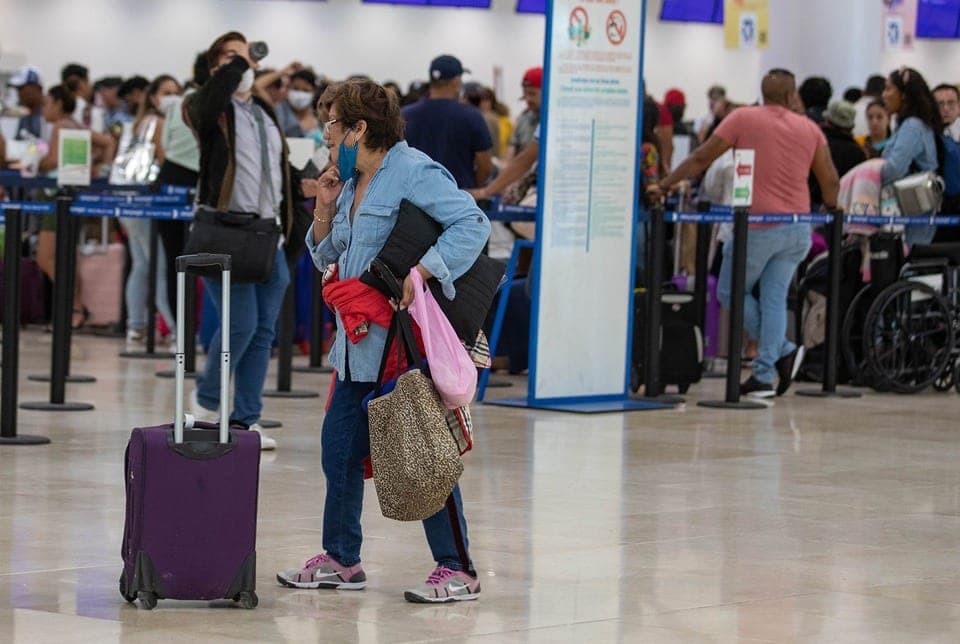 Aeropuerto de Cancún supera de nueva cuenta los 400 vuelos