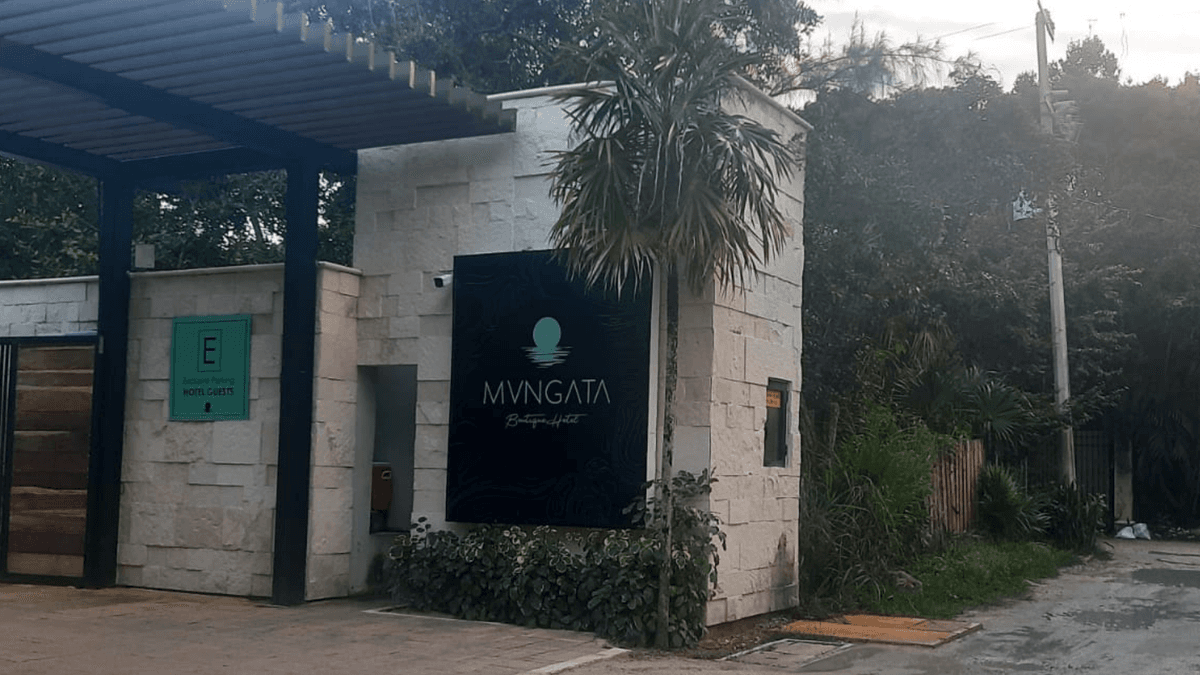 Litigio millonario en Xcalacoco: disputa por predio a la orilla del mar