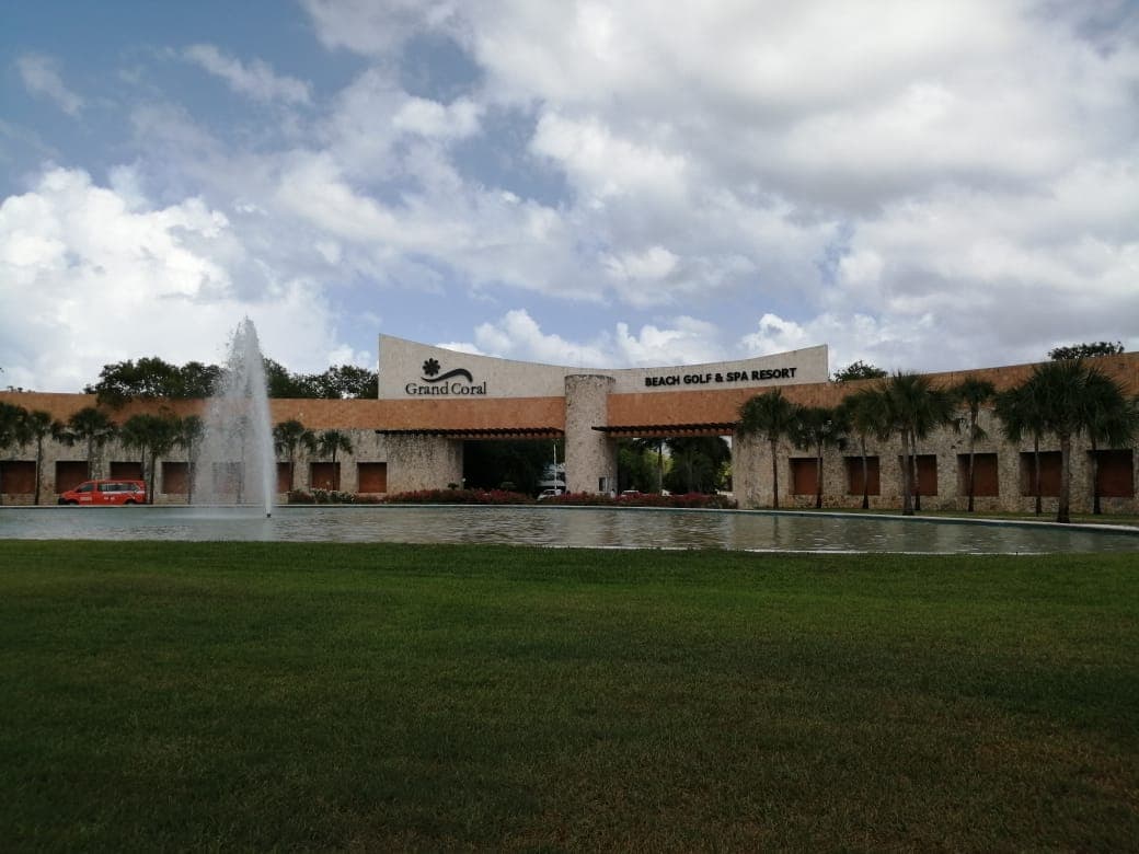 Cae albañil del hotel Grand Coral y muere