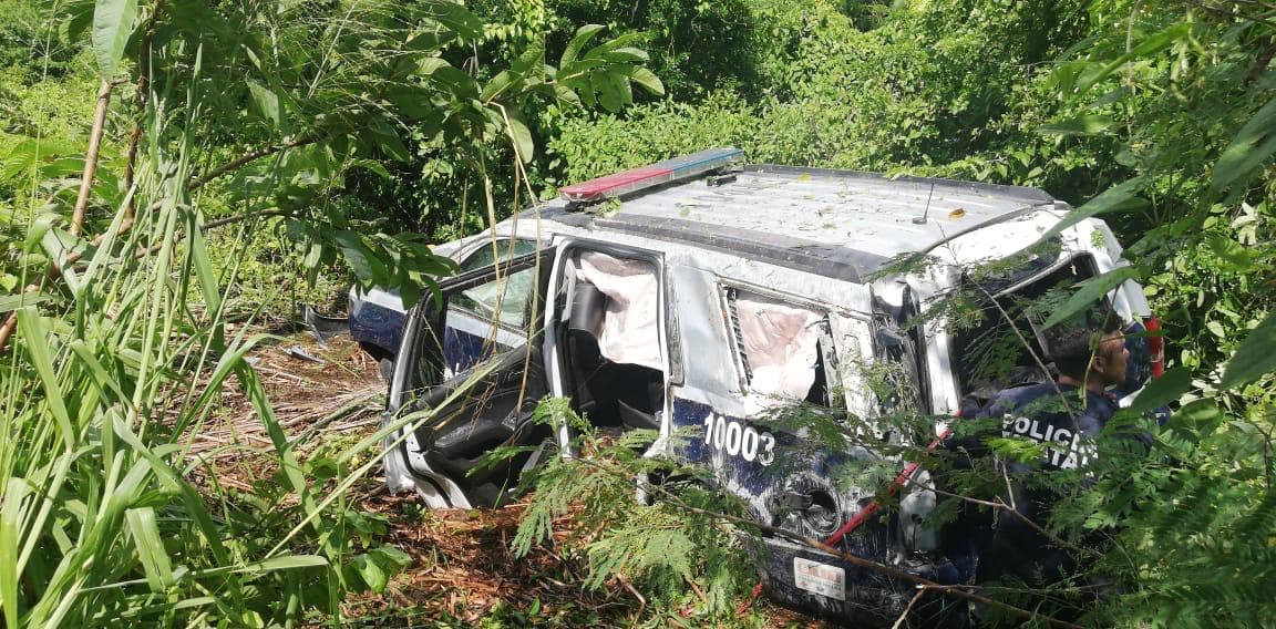 Patrulla protagoniza aparatoso choque en Punta Maroma y deja dos heridos