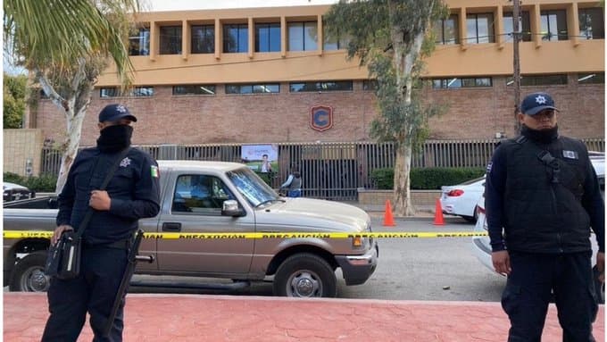 Detienen al abuelo del niño que desató tiroteo en escuela de Torreón