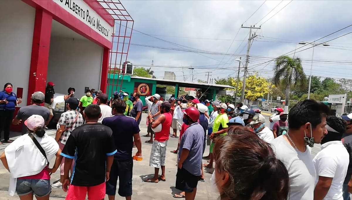 Protestan pescadores de Cozumel por suspensión en venta de tanques de oxígeno