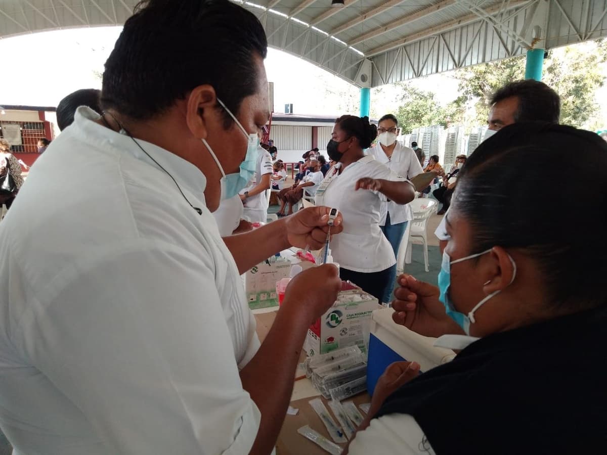 Llegan más vacunas a Quintana Roo; hay 6 mil sin definir dónde se aplicarán