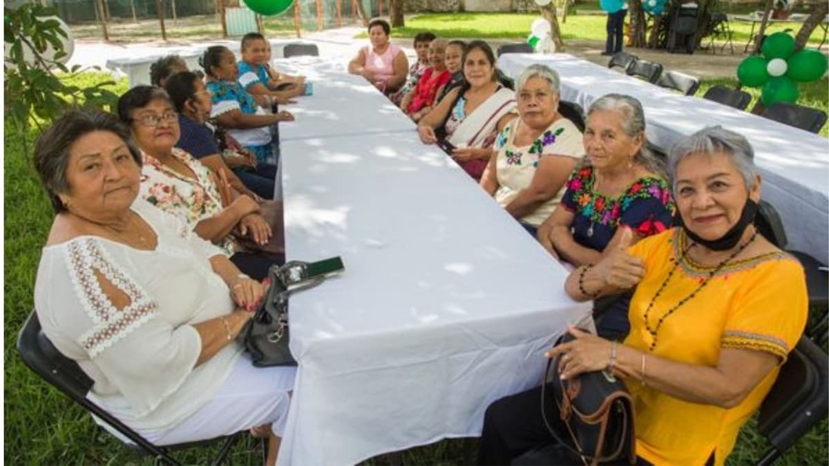 Realiza DIF Tulum posada del adulto mayor con distintas actividades y rifas