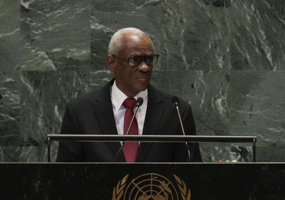 Video: Representante de Haití derrama agua que tomó de una jarra durante su discurso en la ONU