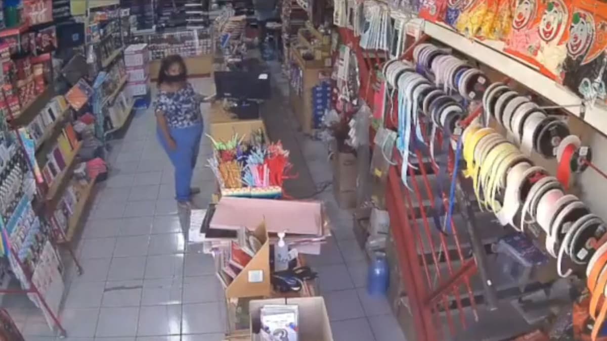 Video: Exhiben en redes a presunta estafadora de tiendas en Torreón; utiliza billetes falsos de 500 pesos