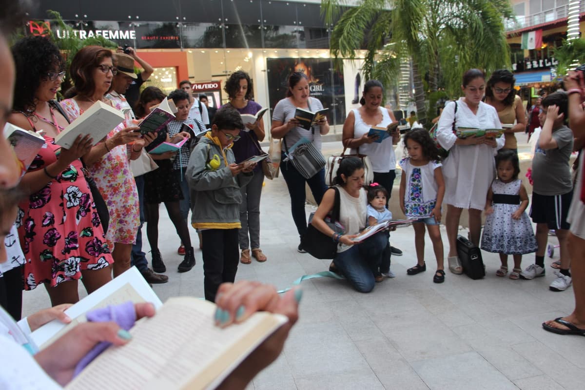 Hacen gran esfuerzo por invitar a leer en la Cuarta Jornada Mundial "Al aire libro"