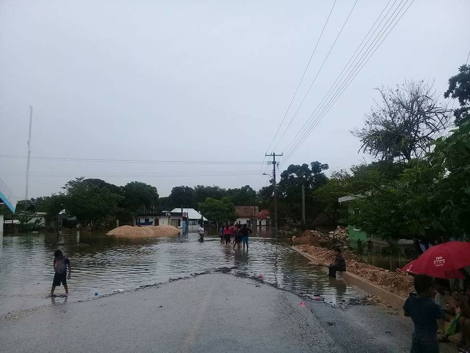 Atienden autoridades a poblaciones tras afectaciones por lluvias