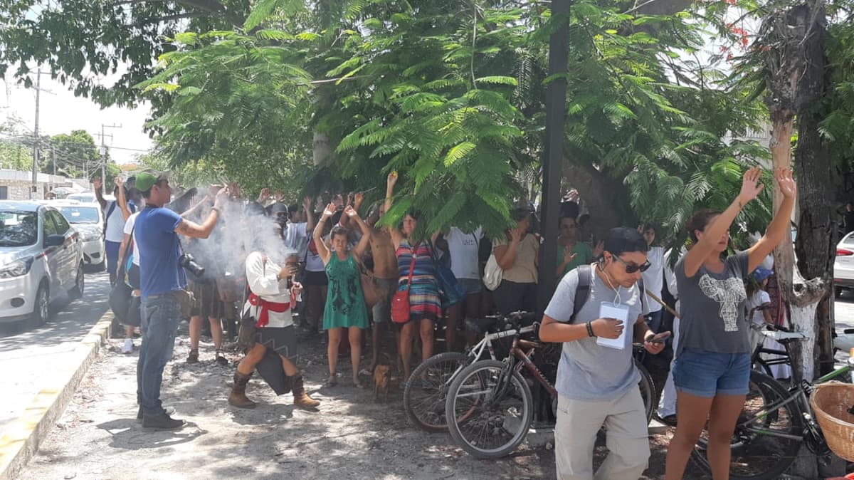 Encabeza vocalista de Café Tacvba marcha en favor de Xcacel