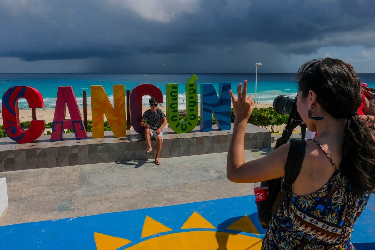 Mara Lezama reconoce la fuerza de los cancunenses en este 50 aniversario