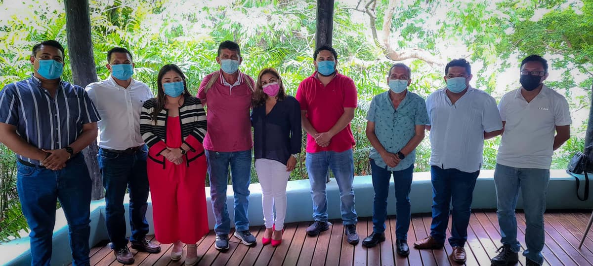 Yensunni Martínez se reúne con el alcalde electo de Bacalar, 'Chepe' Contreras