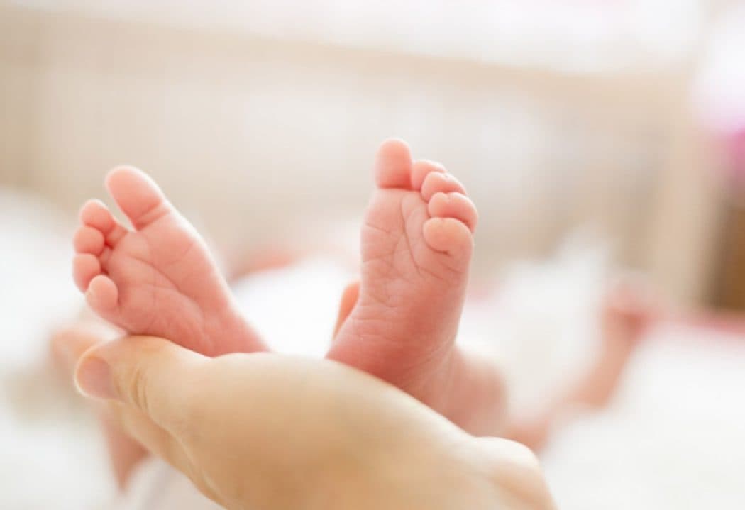 Dan 18 años de cárcel a mujer que vendió a su hija en Edomex