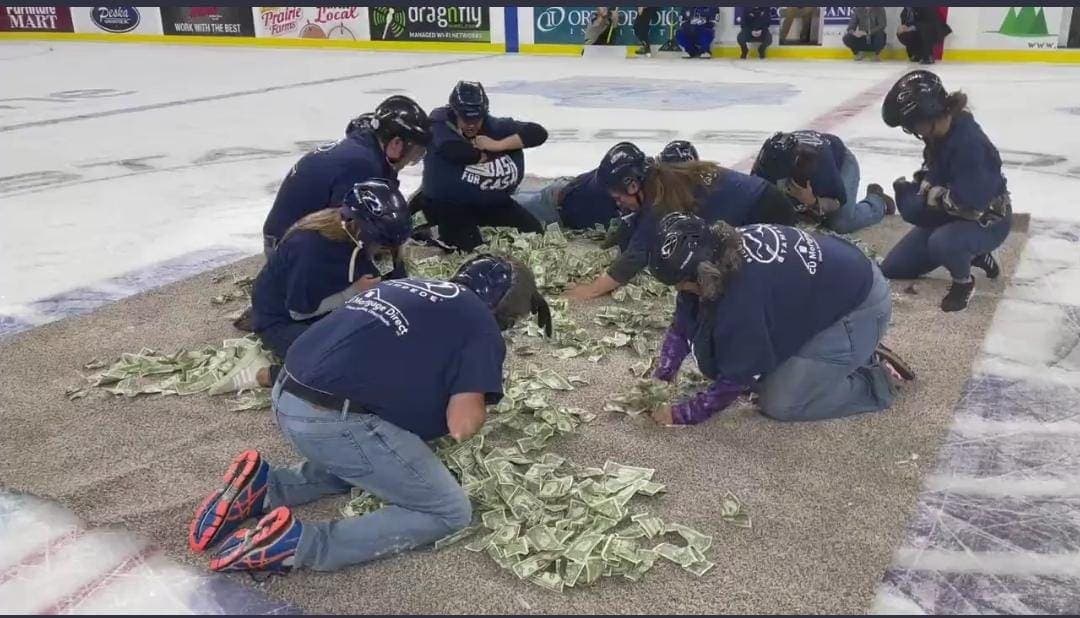 Video: Denigrante competencia; maestros recolectan dinero para sus escuelas