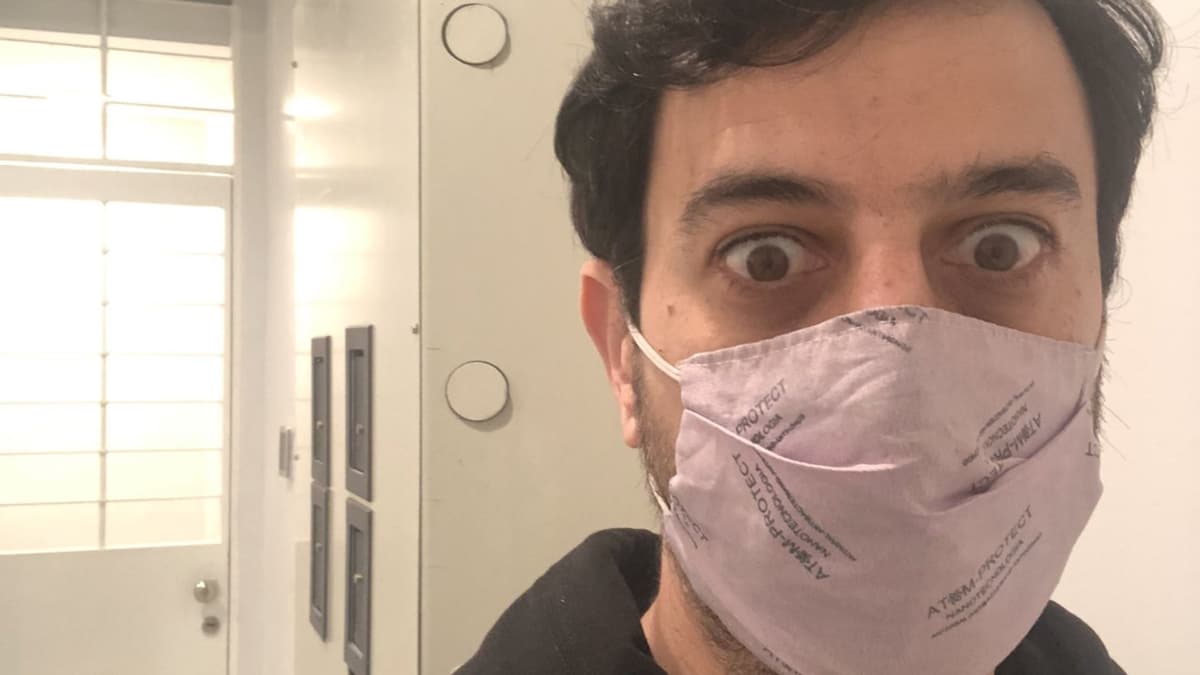 Hombre se queda encerrado en un Banco Santander: gritó, pidió ayuda y nadie se dio cuenta