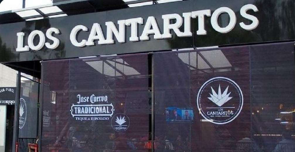 Video: Meseros de bar en Cholula, Puebla golpean a clientes por supuesto acoso