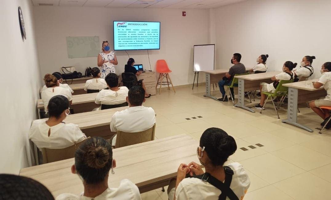 Trabajadores hoteleros con más grado académico son menos propensos a vicios: CROC