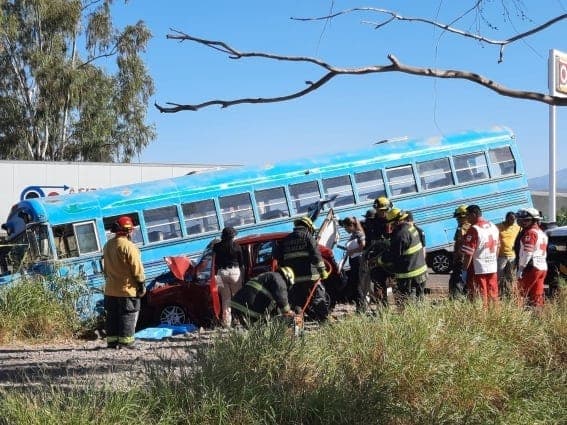 Mujer va al funeral de su madre y de regreso a casa muere en fatídico accidente en Sinaloa