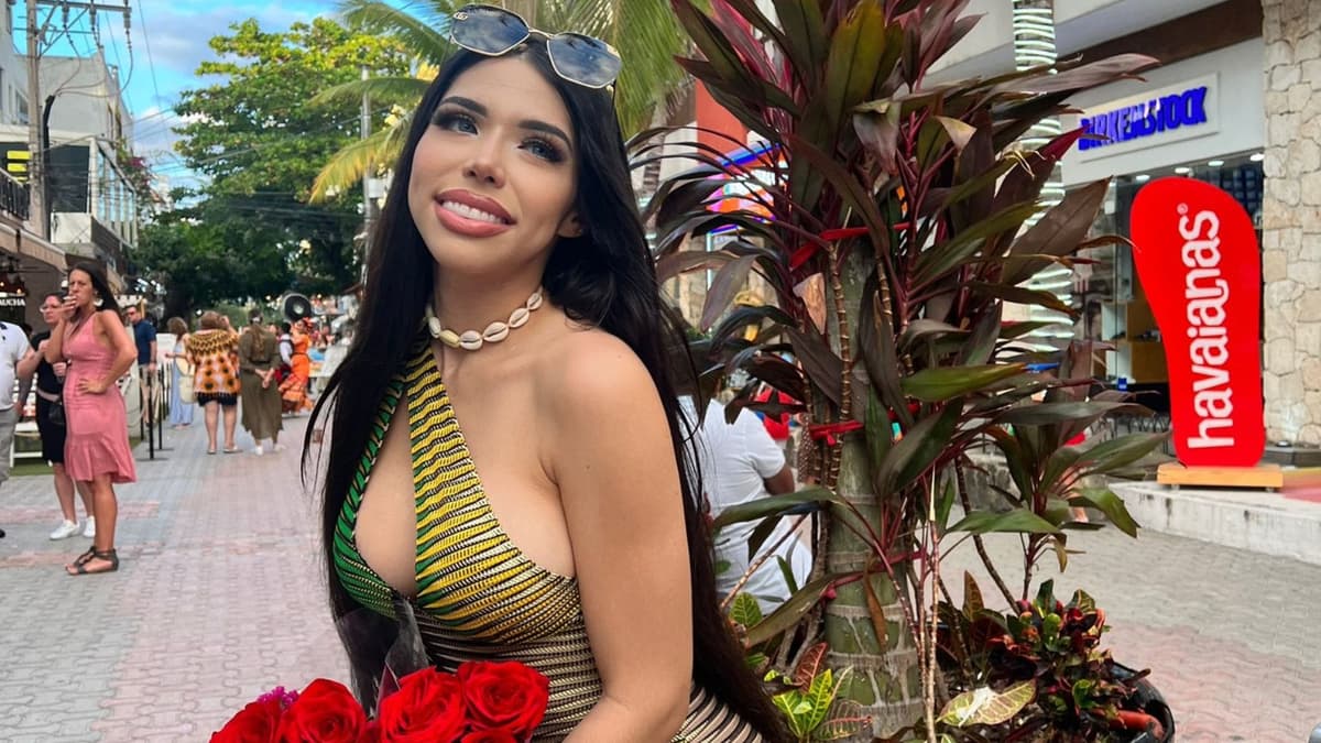 Captan a Yeri MUA de paseo por Playa del Carmen