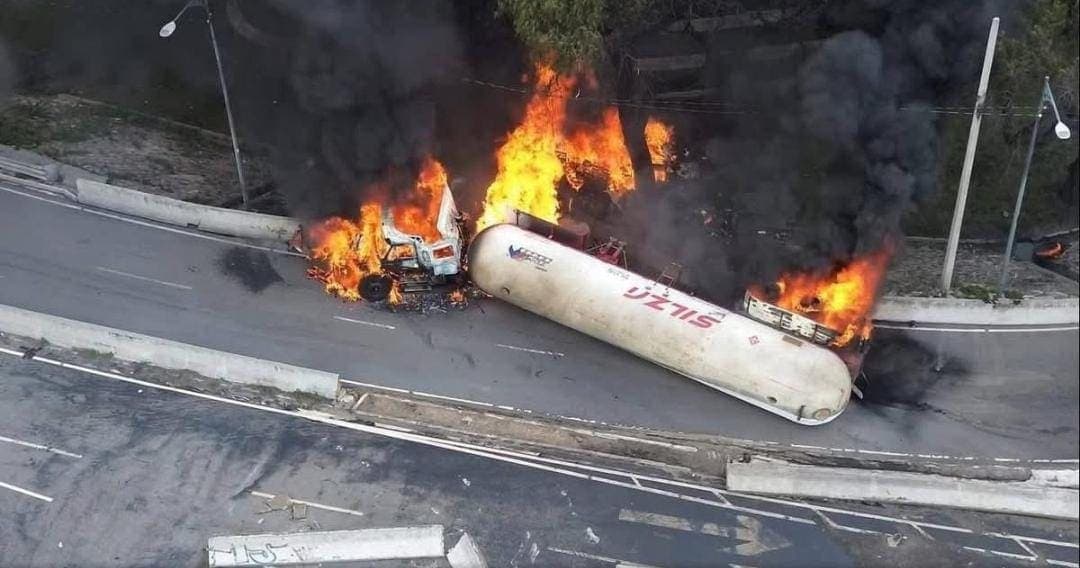 Autoridades de Cdmx prometen entregar apoyos de 20 a 50 mil pesos a víctimas de explosión de pipa