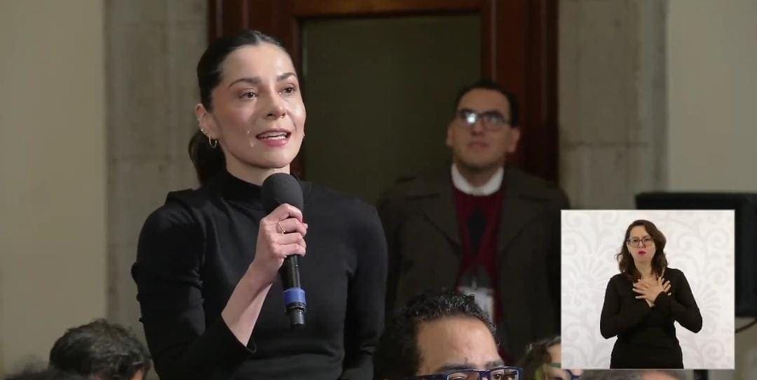 Video: Reaparece Liz Vilchis, de Quién es quién en las mentiras; acude a mañanera como reportera