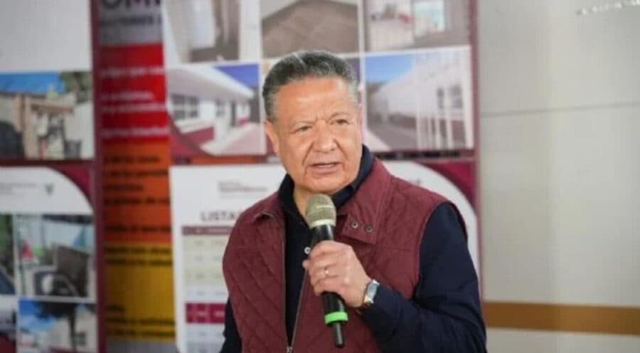 Gobernador de Hidalgo cancela evento luego que colocaran narcomantas en zona que visitaría