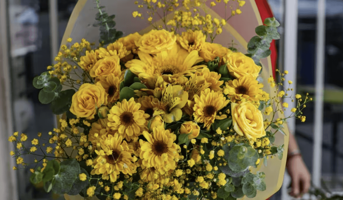 Conoce el por qué este 21 de marzo los enamorados se regalan flores amarillas en México